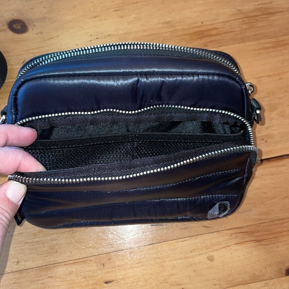 NWT- Everywhere Crossbody- 2L- Black Wanderpuff- W/Crossbody Strap - Picture 8 of 13